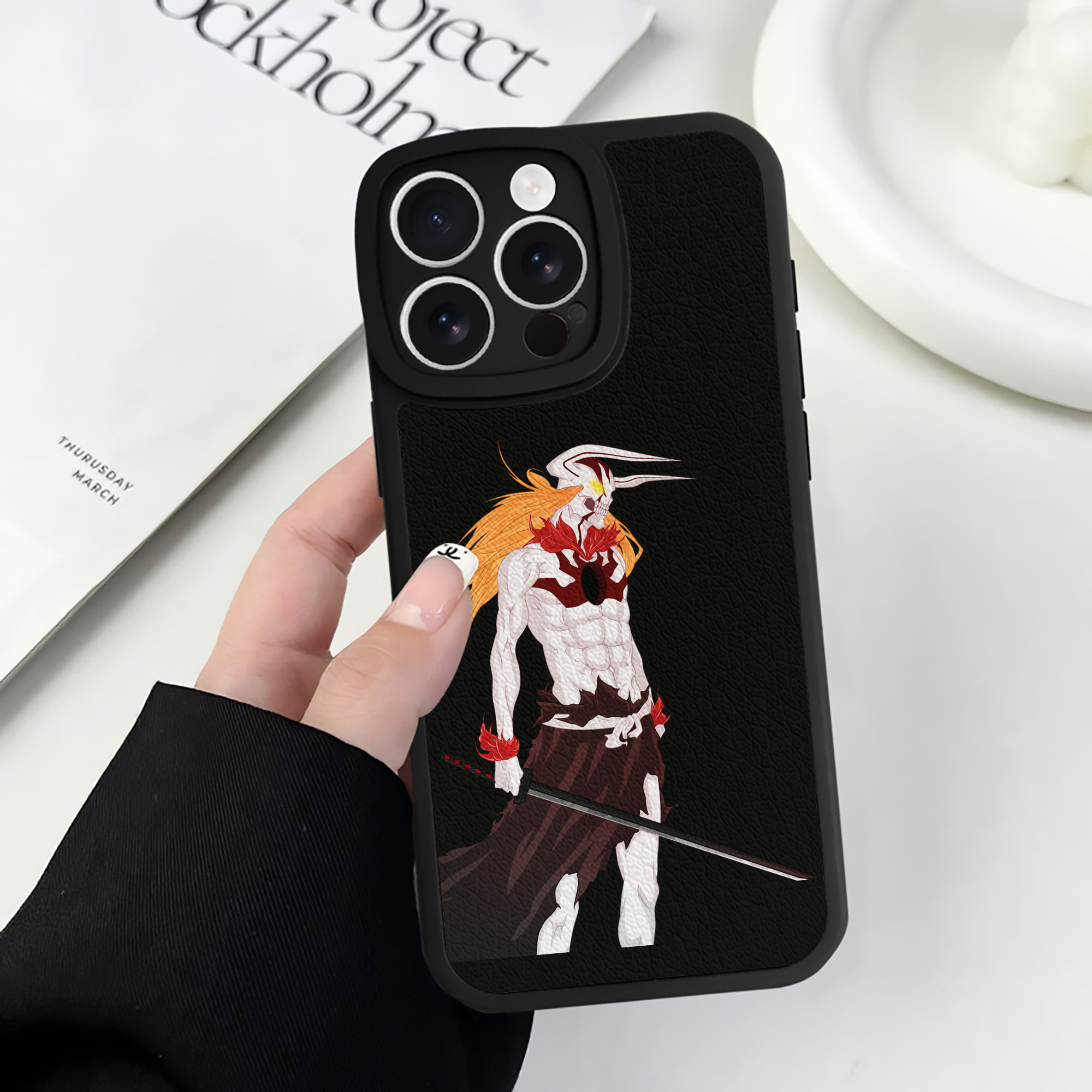 （画像用） ブリーチ 黒崎一護（くろさき いちご）BLEACH Kurosaki Ichigo 【iPhone 16シリーズ対応】シリコンスマホケース（レザー調） 材質：シリコン